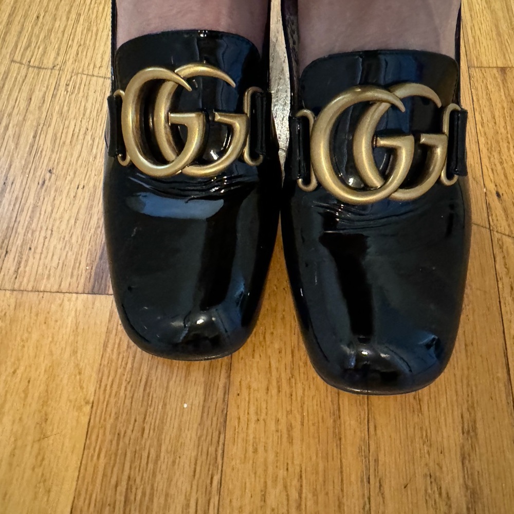 Gucci 38.5 black patent shoes